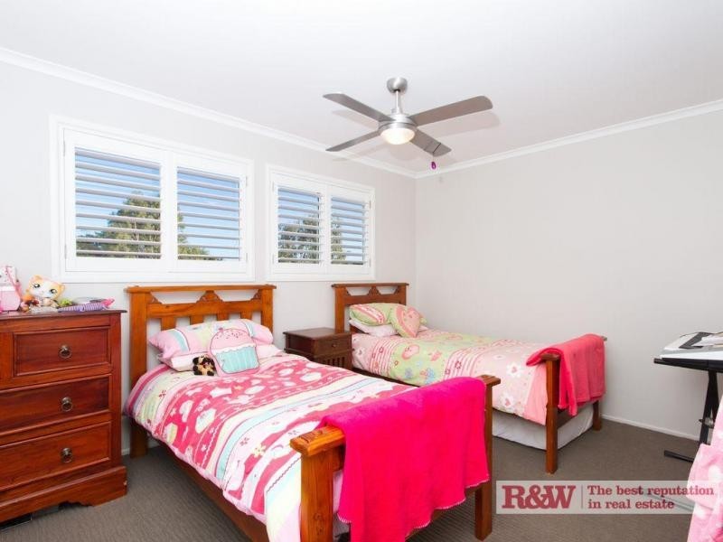 9 Flagship Court, Castaways Beach QLD 4567