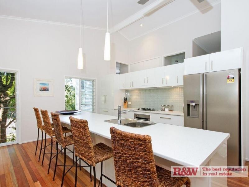 9 Flagship Court, Castaways Beach QLD 4567