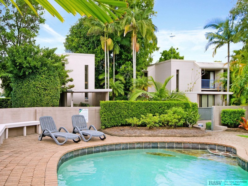 1 St James Square/40  James Street, Noosaville QLD 4566