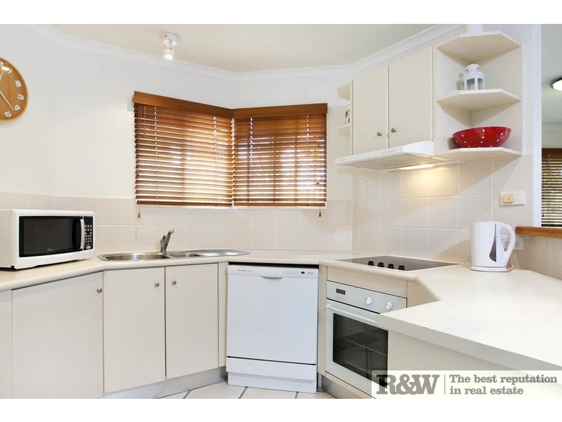 5 “Park Shores”/2 Park Crescent, Sunshine Beach QLD 4567