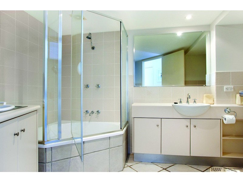 5 “Park Shores”/2 Park Crescent, Sunshine Beach QLD 4567