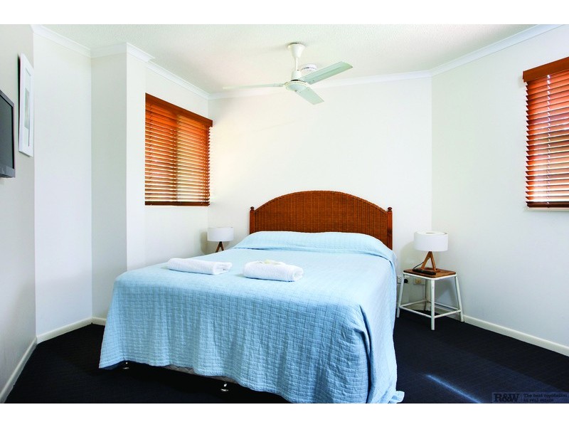 5 “Park Shores”/2 Park Crescent, Sunshine Beach QLD 4567