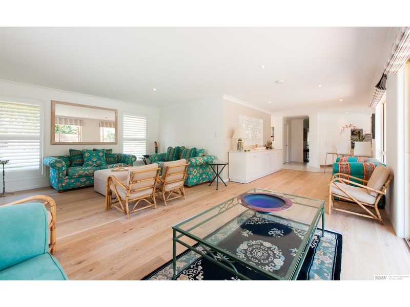 10 Sternlight Street, Noosa Waters QLD 4566
