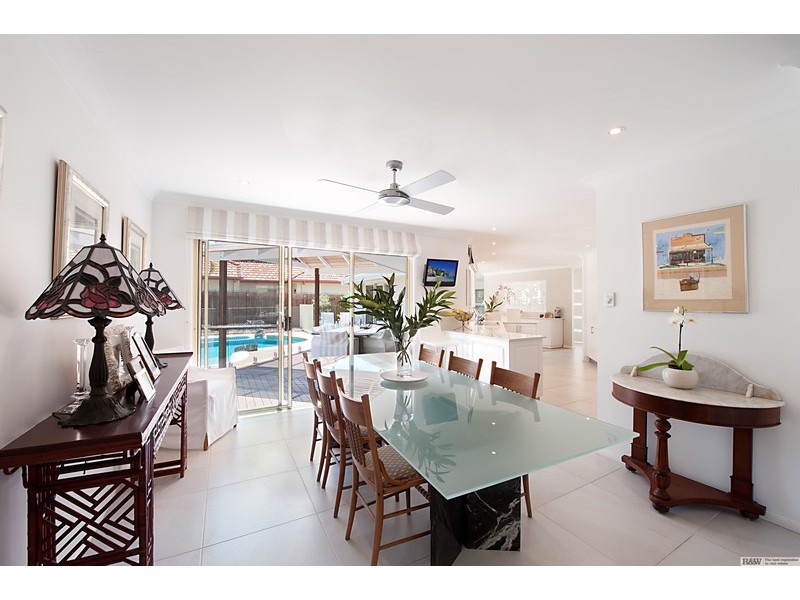 10 Sternlight Street, Noosa Waters QLD 4566