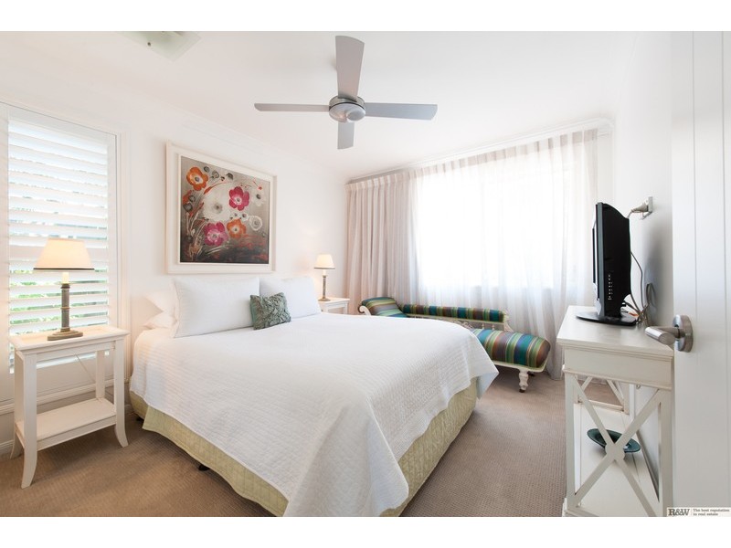 10 Sternlight Street, Noosa Waters QLD 4566