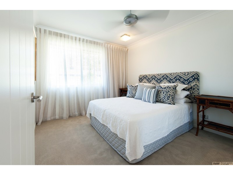 10 Sternlight Street, Noosa Waters QLD 4566