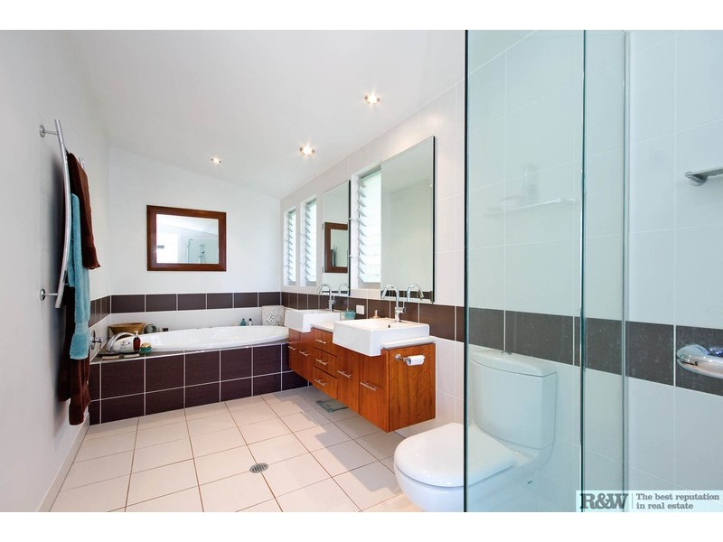 38  Angler Street, Noosa Heads QLD 4567