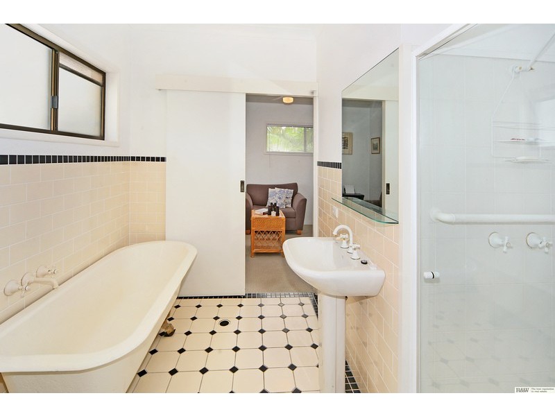 23 Creek Road, Noosaville QLD 4566