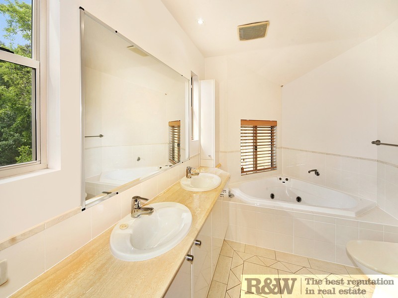 135 ‘The Cascades’/61 Noosa Springs Drive, Noosa Heads QLD 4567