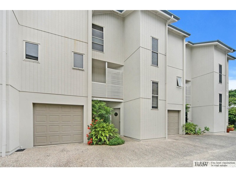 2 “Riverhouses”/12 William Street, Noosaville QLD 4566