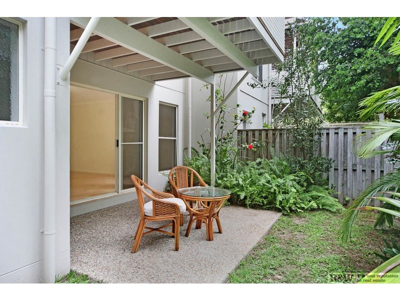 2 “Riverhouses”/12 William Street, Noosaville QLD 4566