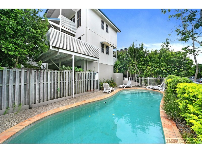 2 “Riverhouses”/12 William Street, Noosaville QLD 4566