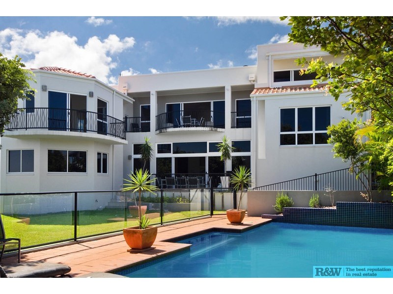 10 Kiamba Court, Sunshine Beach QLD 4567