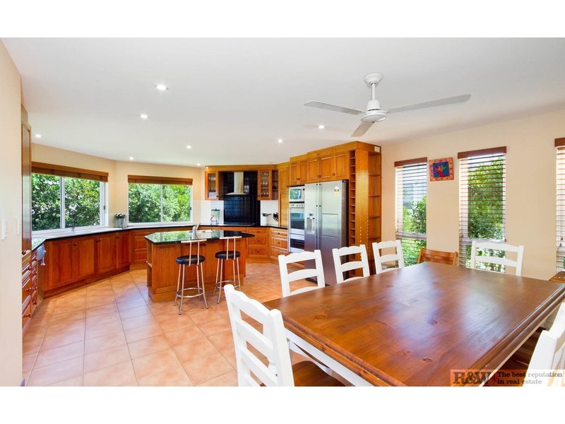 10 Kiamba Court, Sunshine Beach QLD 4567