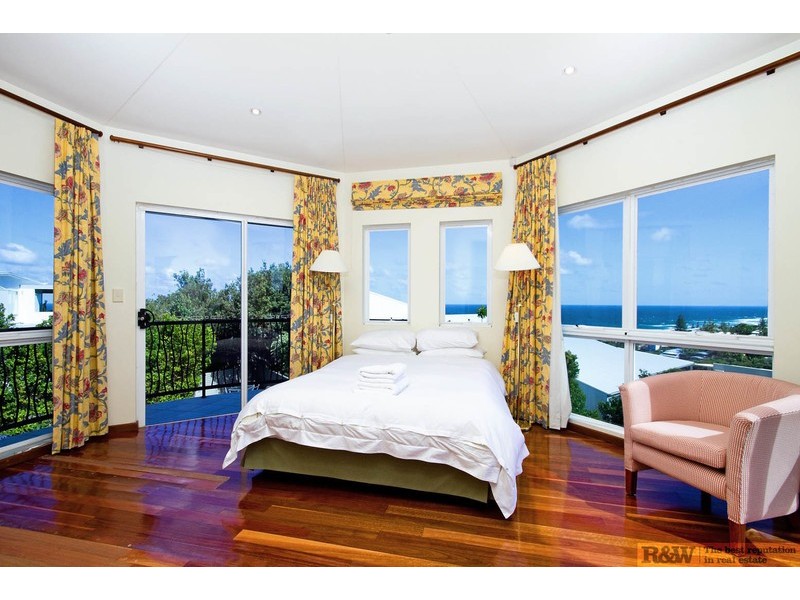 10 Kiamba Court, Sunshine Beach QLD 4567