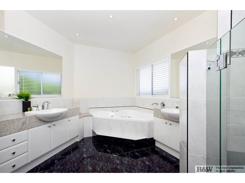 10 Kiamba Court, Sunshine Beach QLD 4567