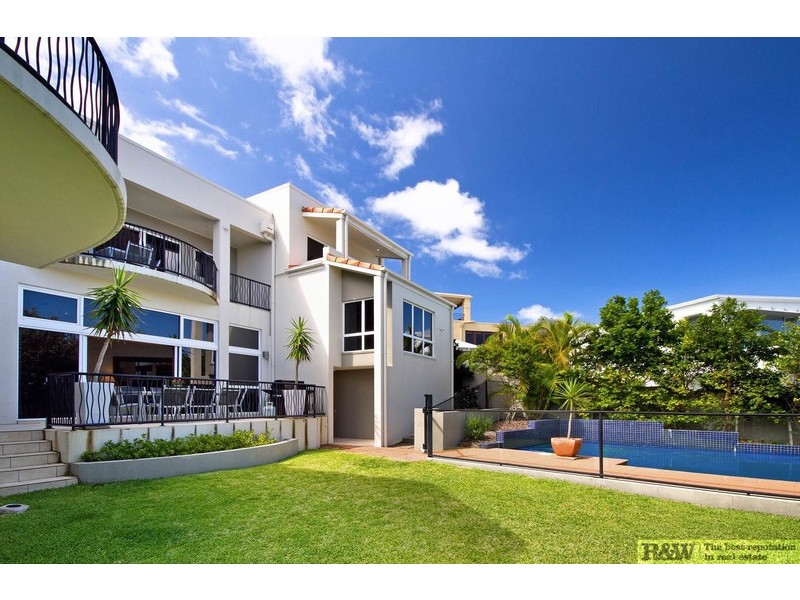 10 Kiamba Court, Sunshine Beach QLD 4567