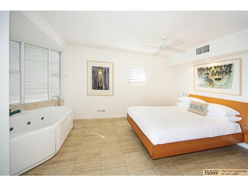 306 “Noosa Blue Resort”/16 Noosa Drive, Noosa Heads QLD 4567