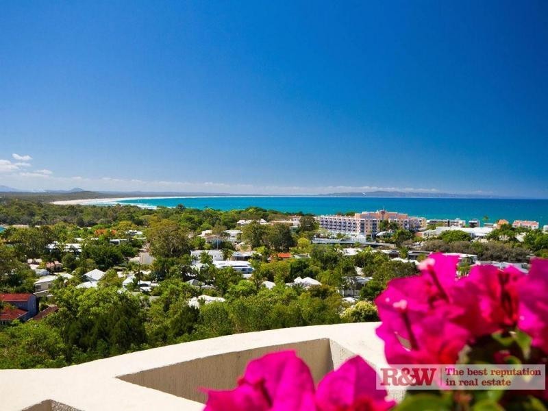 11/2 Noosa Crest, Noosa Drive, Noosa Heads QLD 4567