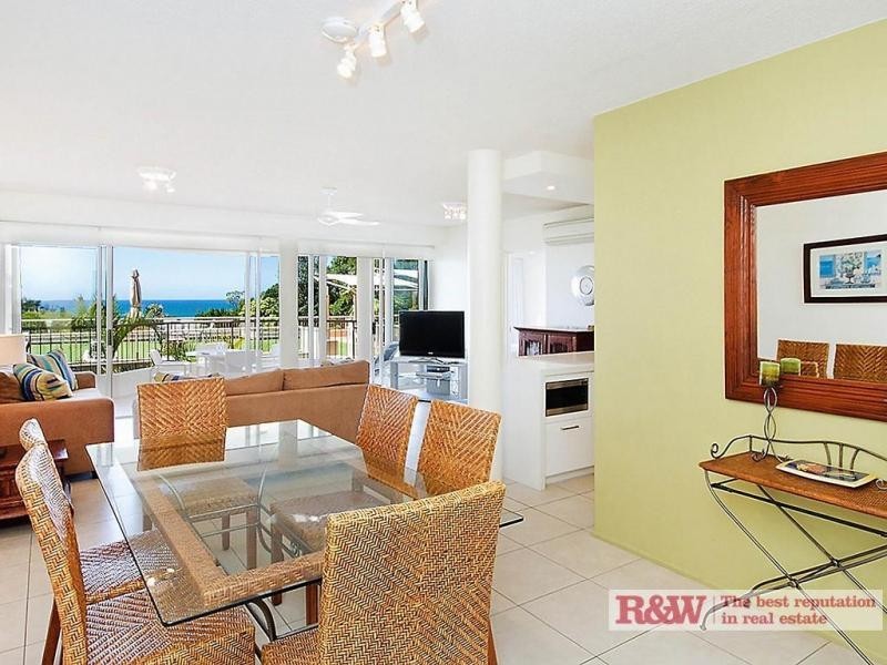 11/2 Noosa Crest, Noosa Drive, Noosa Heads QLD 4567
