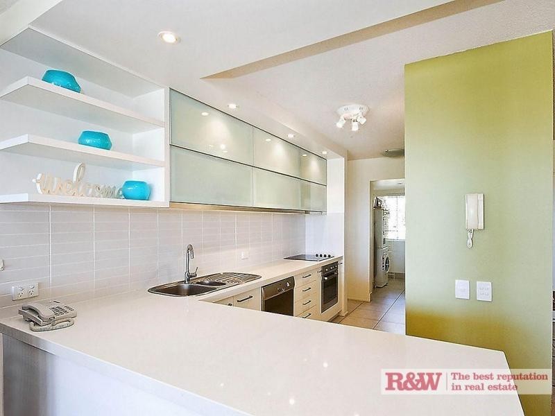 11/2 Noosa Crest, Noosa Drive, Noosa Heads QLD 4567