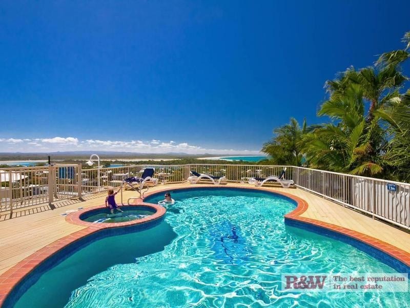 11/2 Noosa Crest, Noosa Drive, Noosa Heads QLD 4567