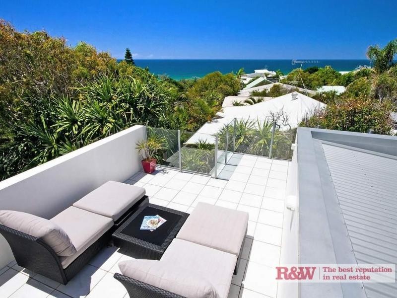 16 Ross Crescent, Sunshine Beach QLD 4567