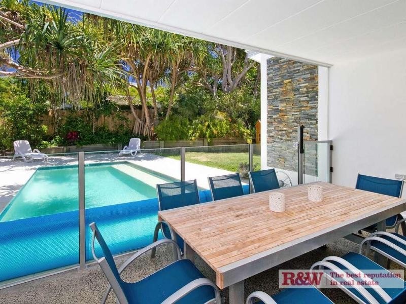 16 Ross Crescent, Sunshine Beach QLD 4567