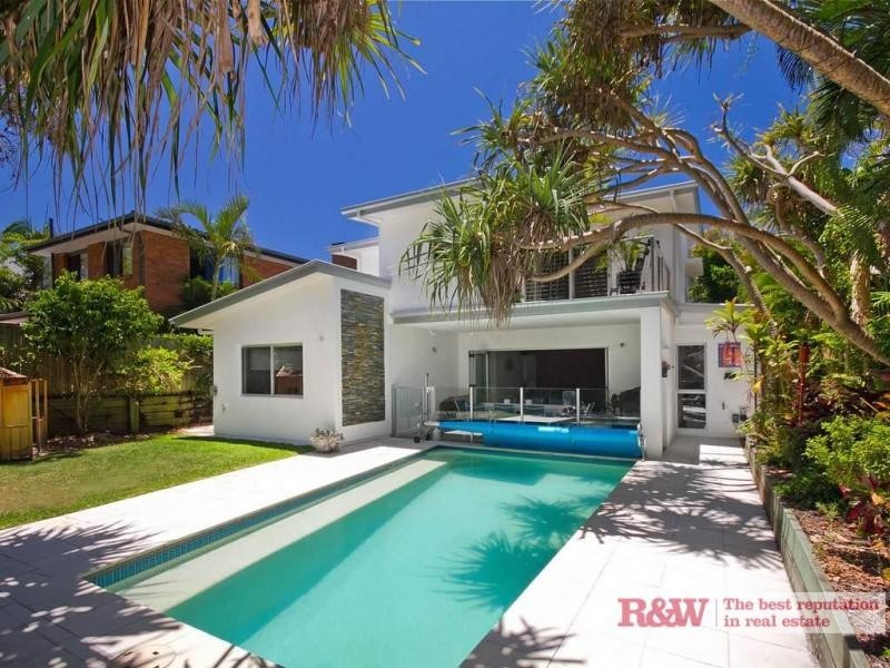 16 Ross Crescent, Sunshine Beach QLD 4567