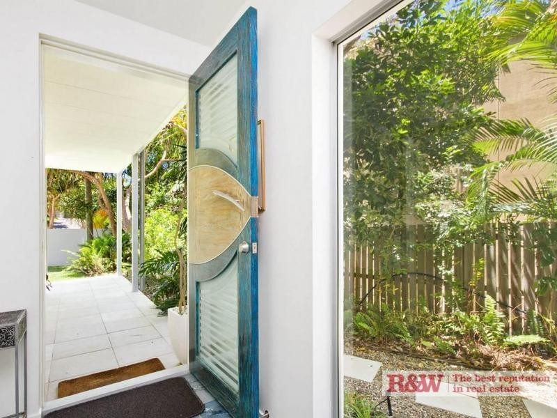 16 Ross Crescent, Sunshine Beach QLD 4567