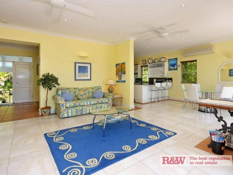 1/15 ‘Santorini’, Little Cove Road, Little Cove QLD 4567