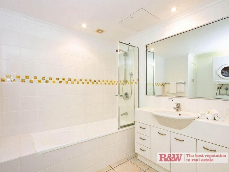 8/7 Montpellier, James Street, Noosaville QLD 4566