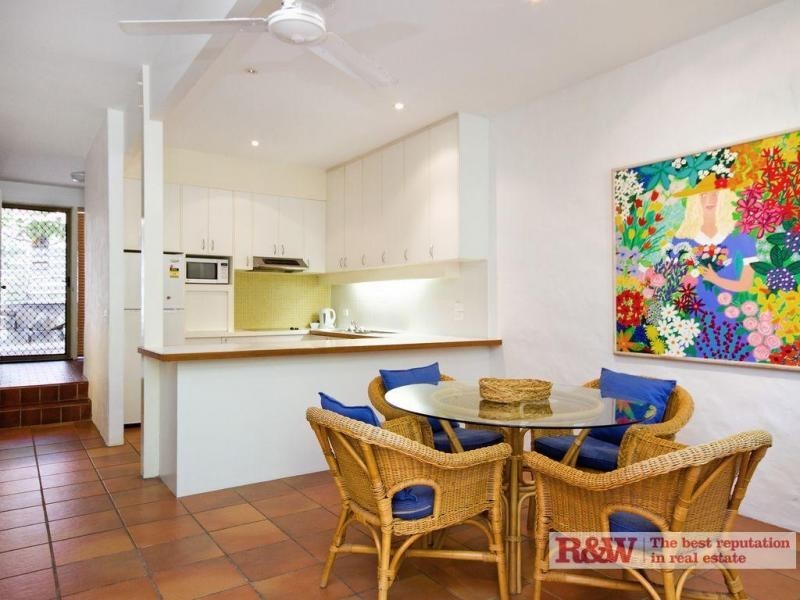 10/14 ‘Little Cove Townhouses’, Pandanus Street, Little Cove QLD 4567