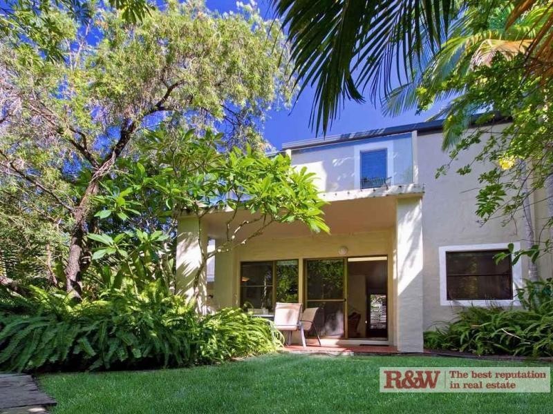 10/14 ‘Little Cove Townhouses’, Pandanus Street, Little Cove QLD 4567