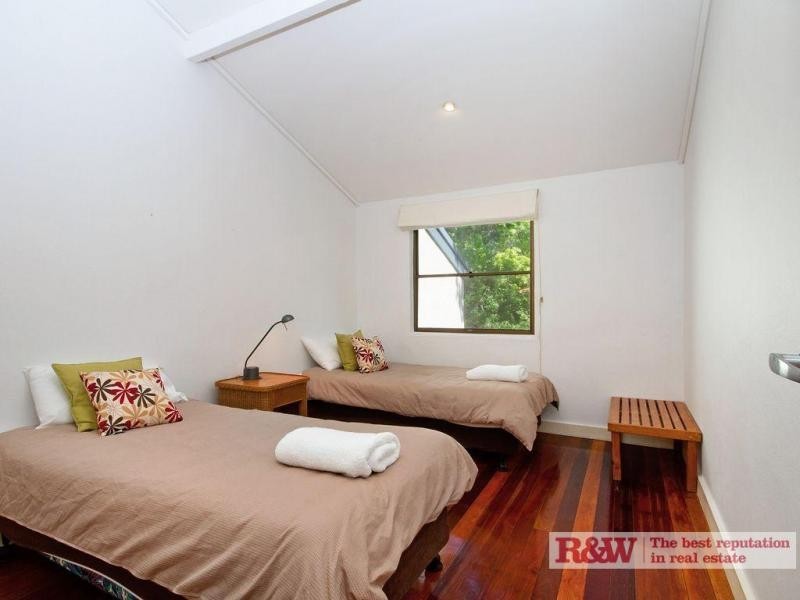 10/14 ‘Little Cove Townhouses’, Pandanus Street, Little Cove QLD 4567