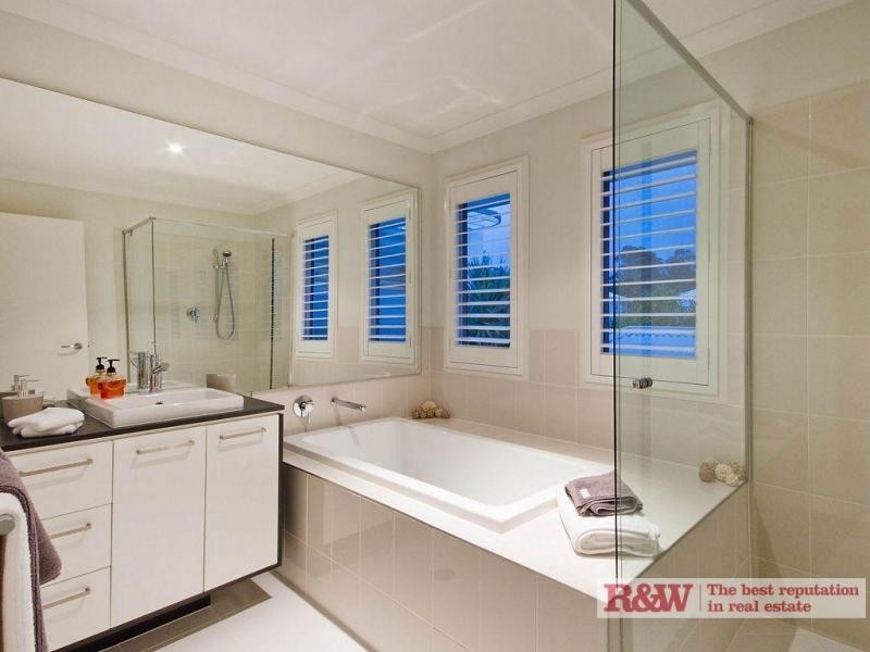 7 Treasure Cove, Noosaville QLD 4566