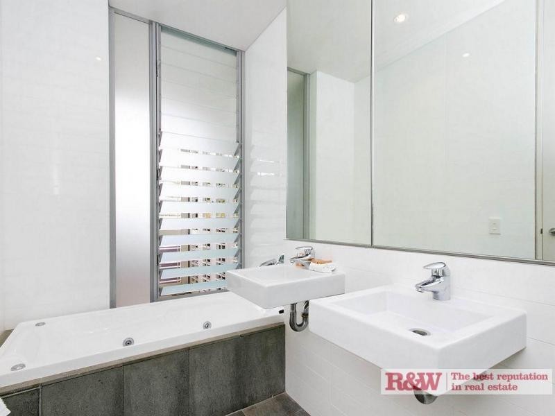 37 ‘The Rise’ Noosa Drive, Noosa Heads QLD 4567