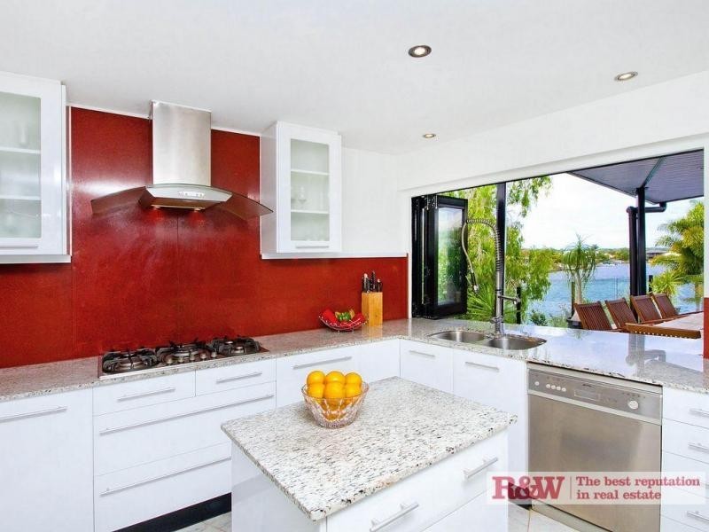 2 The Peninsula, Noosa Waters QLD 4566