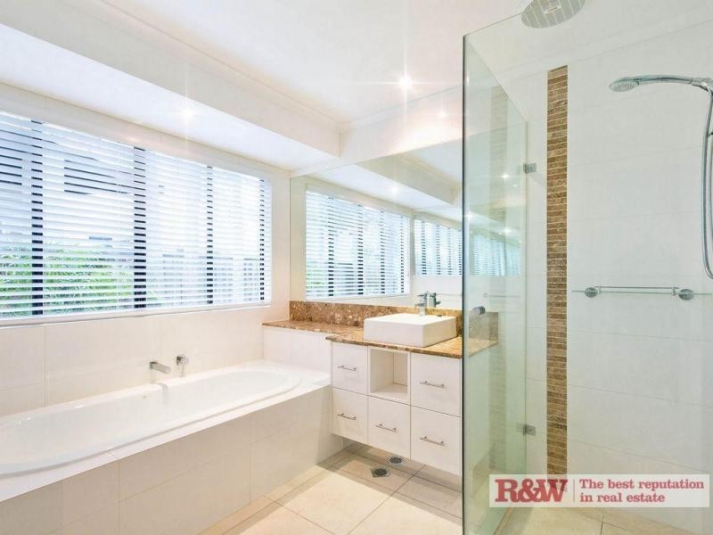 22 Topsails Place, Noosa Waters QLD 4566