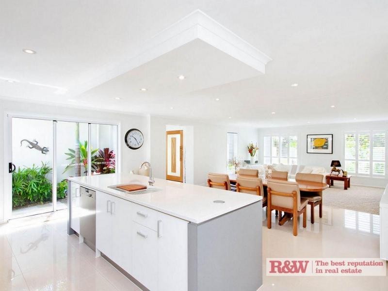 6 Seashell Place, Noosa Waters QLD 4566