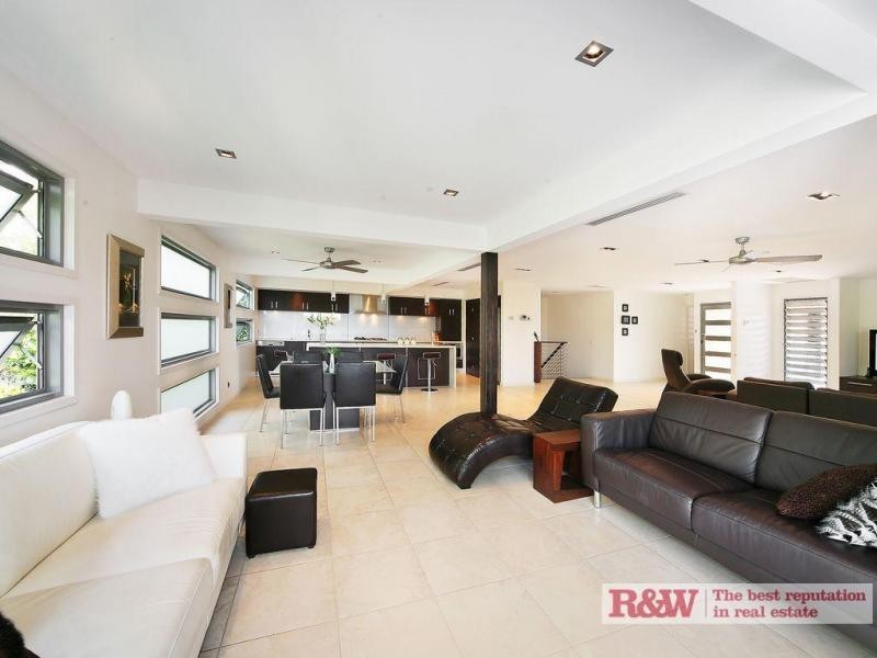 19 Orealla Crescent, Sunrise Beach QLD 4567