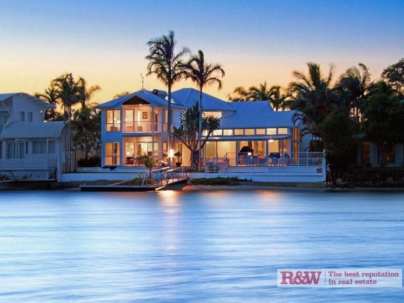 55 Wyuna Drive, Noosaville QLD 4566