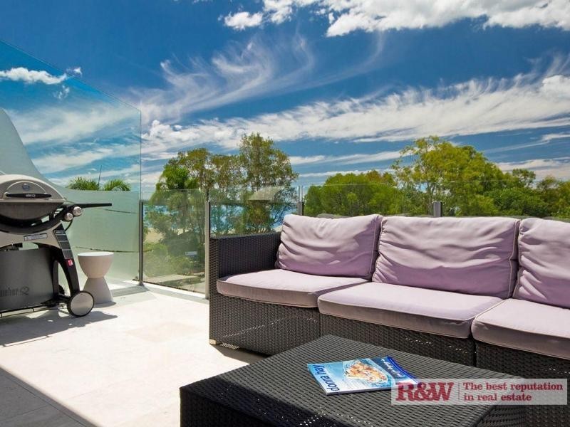 9 Russell Street, Noosaville QLD 4566