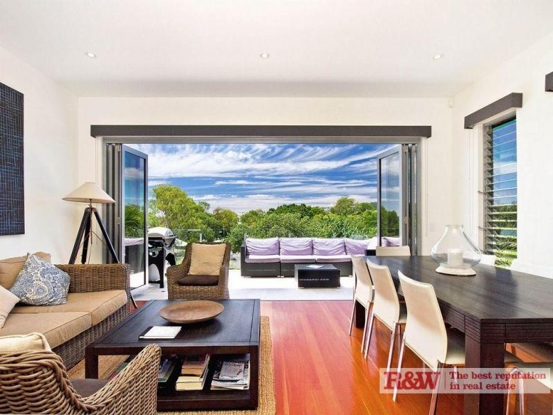 9 Russell Street, Noosaville QLD 4566