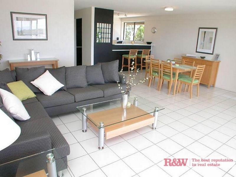 2/5 Natasha Avenue, Noosa Heads QLD 4567