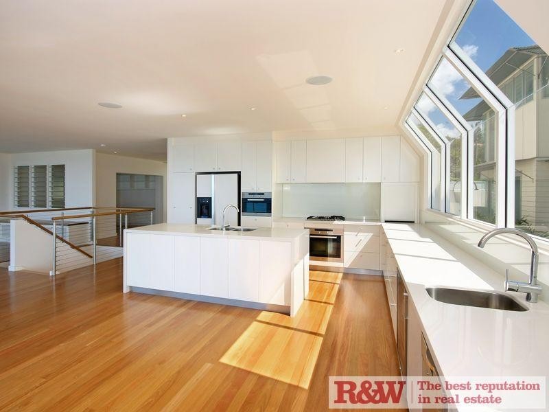 17 The Esplanade, Sunshine Beach QLD 4567