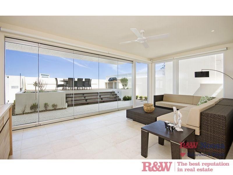 17 The Esplanade, Sunshine Beach QLD 4567