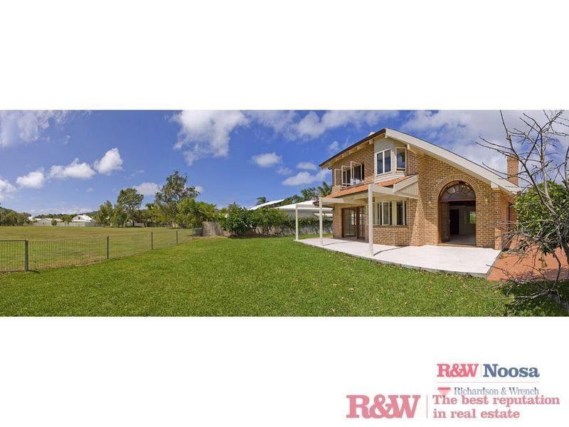 42 Wyuna Drive, Noosaville QLD 4566