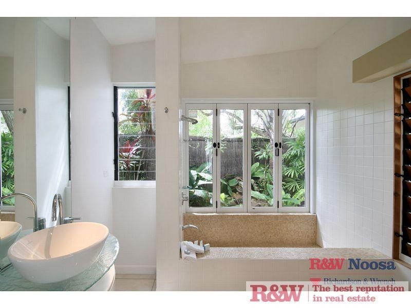 9 Cooran Court, Noosa Heads QLD 4567