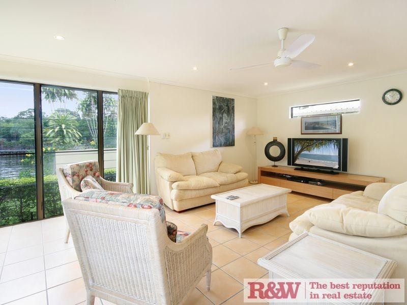 8 Noosa Parade, Noosa Heads QLD 4567